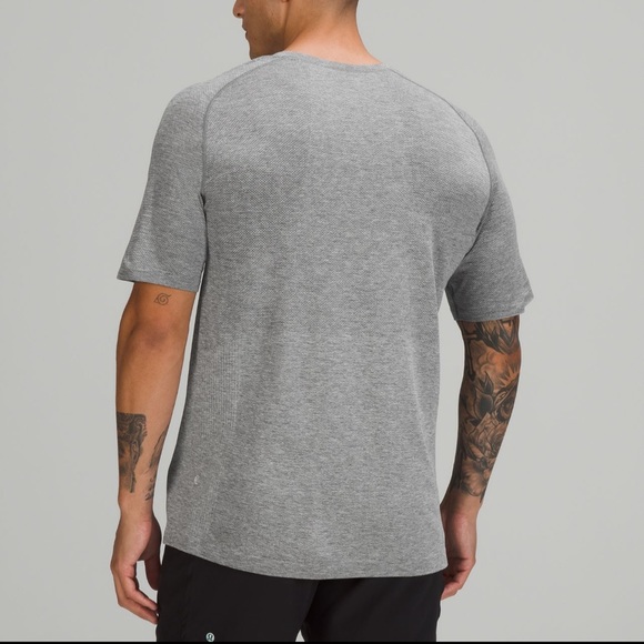 lululemon Metal Vent Tech Short Sleeve Shirt - Picture 2 of 5